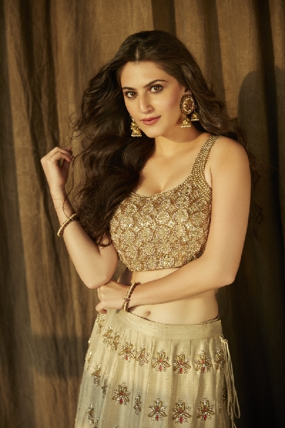 Shivaleeka Oberoi on being an outsider in Bollywood.