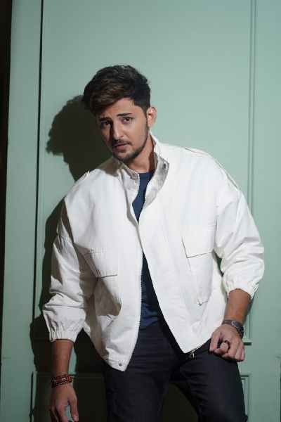 Darshan Raval releases reprise version of 'Ek tarfa' image.