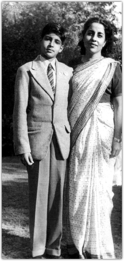 Big B gets emotional on mother's birth anniversary. (Photo Courtesy: srbachchan.tumblr.com)