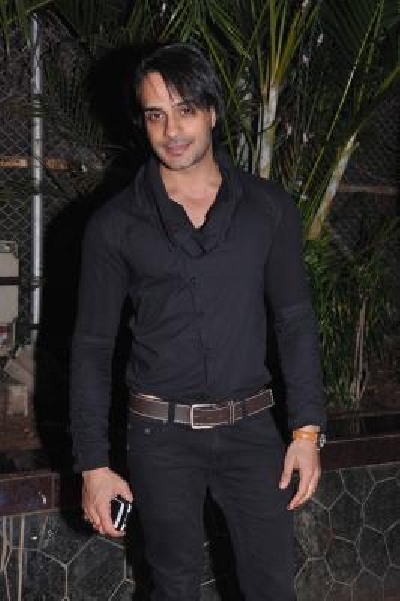 Angad Hasija at Lohri Di Raat in Mumbai. (Photo: IANS)