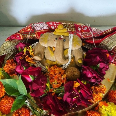 Film celebs on Ganesh Chaturthi: Ganpati Bappa Morya!