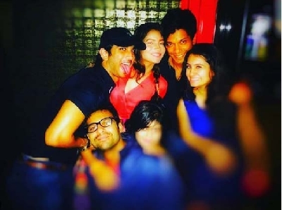 #Nostalgia: Sushant, Ankita, Mahesh Shetty, Kushal Zaveri in one fram.