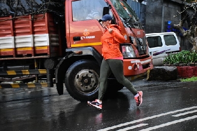 Mumbai: Actress Neha Dhupia seen jogging at Bandra in Mumbai on Aug 19, 2020. (Photo: IANS)