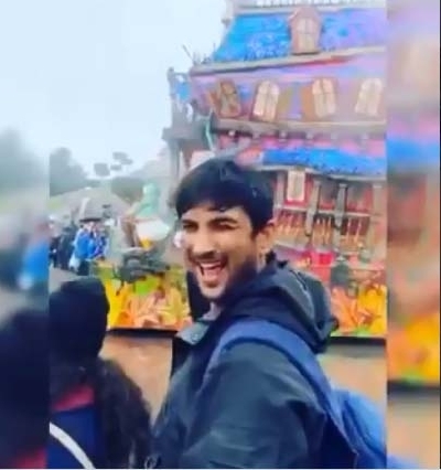 Old video of Sushant enjoying his day out in Paris surfaces.