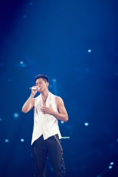 Taiwanese pop star Eric Chou on performing amid 10,000 fans in pandemic era.