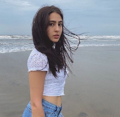 Sara Ali Khan reveals her Monday morning mood.
