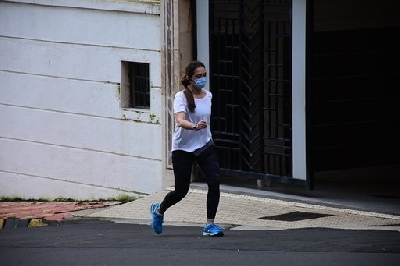 Mumbai: Actor Sohail Khan's wife Seema Sachdev Khan seen at Bandra in Mumbai on Sep 1, 2020. (Photo: IANS)