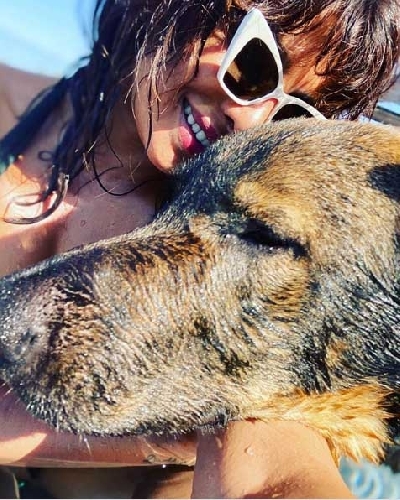 Priyanka Chopra shares selfie with her 'Lil Big Boy'.