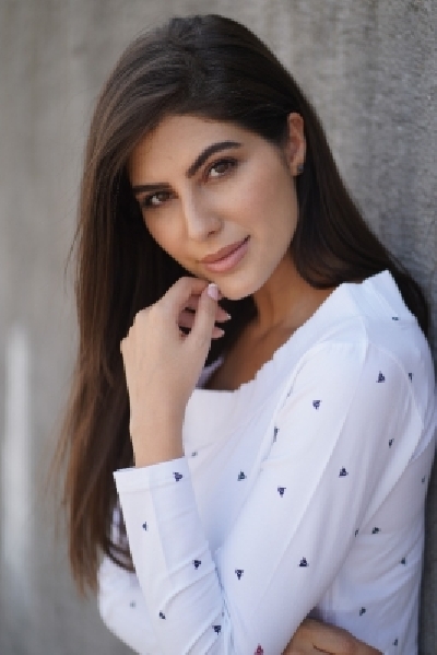 Elnaaz Norouzi home quarantines on return to Mumbai from Germany