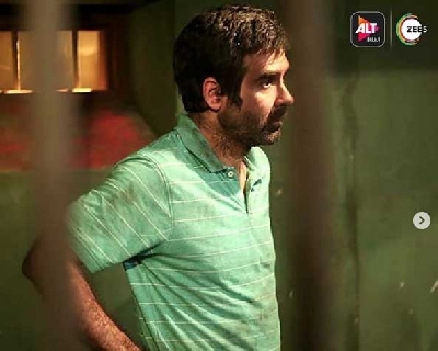 Mukul Chadda to be Divyenndu Sharma's on-screen dad.