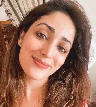 Yami Gautam makes kajal with 'ghar ka ghee'.