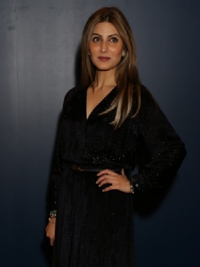 Mumbai, Sep 15 (IANS) Riddhima Kapoor Sahni, daughter of late actor Rishi Kapoor and actress Neetu Kapoor, celebrated her 40th birthday with a bang in Mumbai last night.