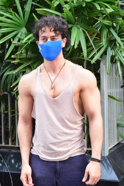 Mumbai: Actor Tiger Shroff seen in Mumbai's Bandra on September 20, 2020. (Photo: IANS)