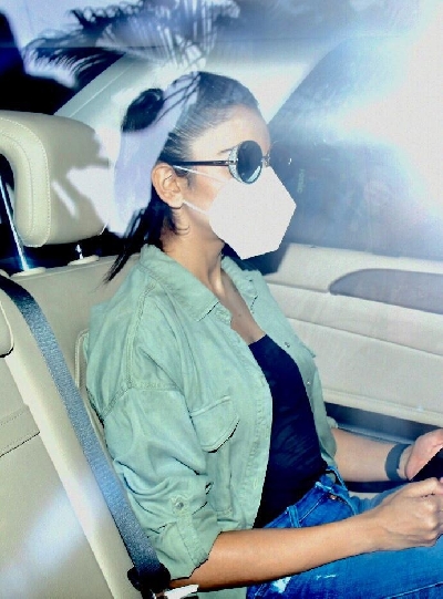 Mumbai: Actress Rakul Preet Singh leaves for the office of Narcotics Control Bureau (NCB) to appear for questioning in a drug-related case, in Mumbai on Sep 25, 2020. (Photo: IANS)