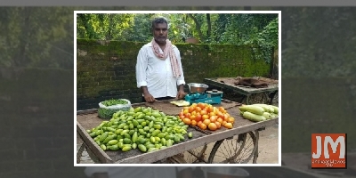 'Balika Vadhu' serial director sells veggies in UP's Azamgarh