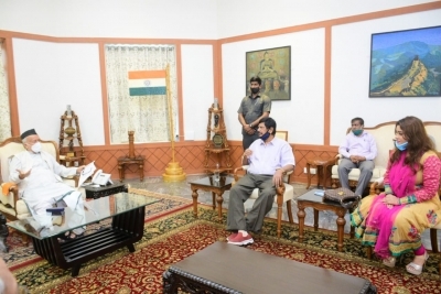 Payal Ghosh meets Maharashtra governor seeking Y category security