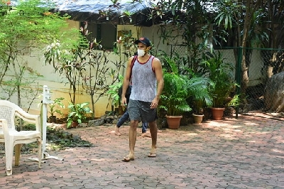 Mumbai: Actor Aditya Roy Kapur seen at Bandra in Mumbai on Sep 29, 2020. (Photo: IANS)