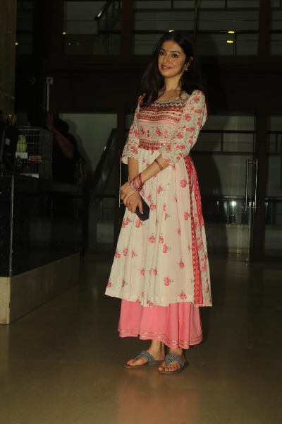 Mumbai: Actress Divya Khosla Kumar seen at Vile Parle in Mumbai on Oct 3, 2020. (Photo: IANS)