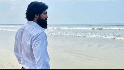 Indian superstar Yash resumes shooting for KGF 2!.