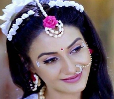 Rati Pandey to do her make-up for TV show.