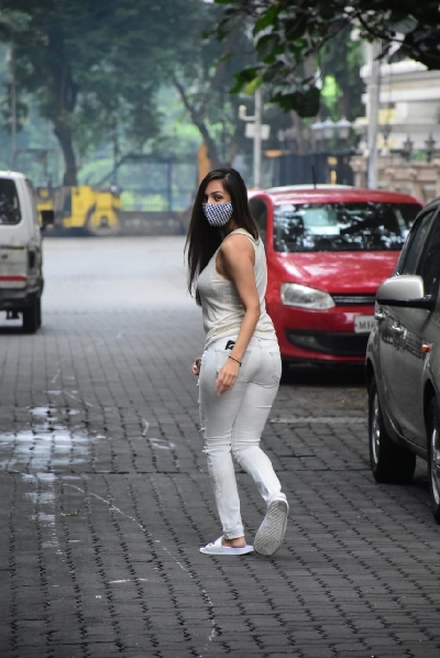Mumbai: Actress Malaika Arora seen at Bandra in Mumbai on Oct 10, 2020. (Photo: IANS)
