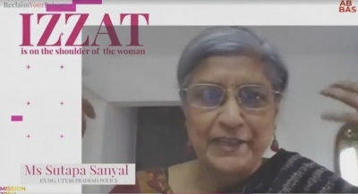 Actresses share how they deal with toxic social media.