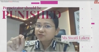 Actresses share how they deal with toxic social media.