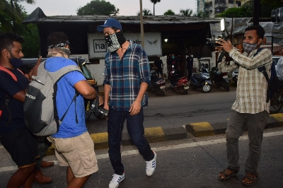 Mumbai: Actor Vicky Kaushal seen at a Hair Studio in Mumbai's Versova on Oct 13, 2020. (Photo: IANS)