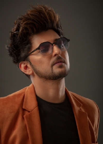 Celebrity Hairstyle of Darshan Raval from Judaiyaan single 2020   Charmboard