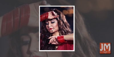 Rashami Desai turns 'Bangali girl' to celebrate Puja fervour