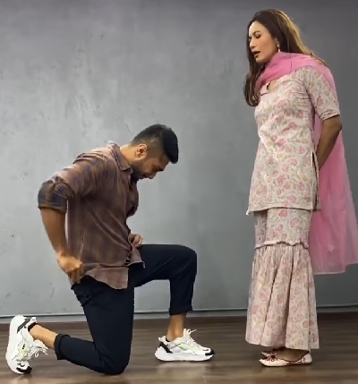 Gauahar Khan denies rumours of marriage with Ismail Darbar's son.