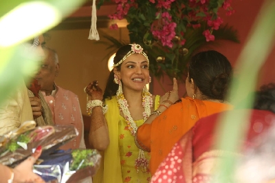 Mumbai: Actress Kajal Aggarwal at her Mehendi Ceremony in Mumbai on Oct 29, 2020. (Photo: IANS)