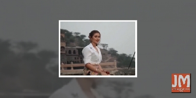 Dhvani Bhanushali celebrates 700 million views of 'Leja re'