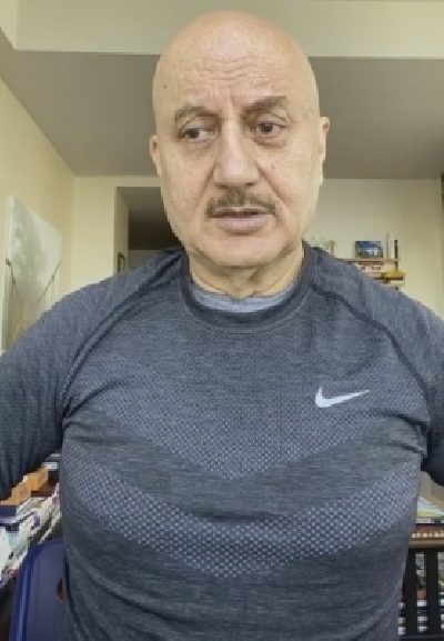 Anupam Kher announces book on Covid experiences.