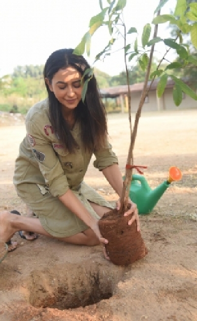 Rakul Preeth Singh Participated in Green India Challenge.