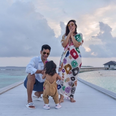 Neha Dhupia, Angad Bedi pen birthday wishes for their 