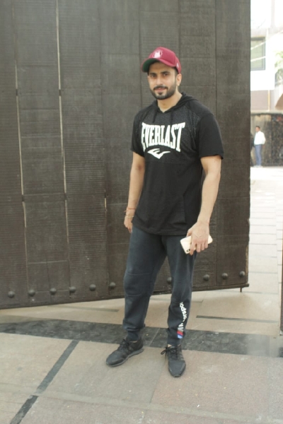 Mumbai: Actor Sunny Singh seen at Juhu in Mumbai on Nov 18, 2020. (Photo: IANS)