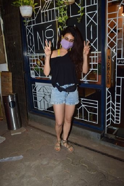 Mumbai: Actress Fatima Sana Shaikh seen at Versova in Mumbai on Nov 20, 2020. (Photo: IANS)