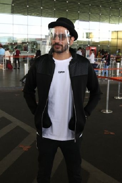 Mumbai: Actor Nitin Mirani seen at the Chhatrapati Shivaji Maharaj International Airport in Mumbai on Nov 24, 2020. (Photo: IANS)