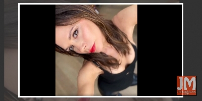 Victoria Beckham has a rare red lip moment