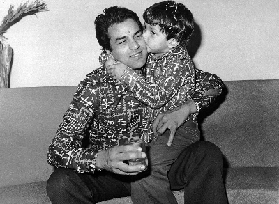 Dharmendra turns 85: Hema, Sunny, Bobby, Esha post wishes