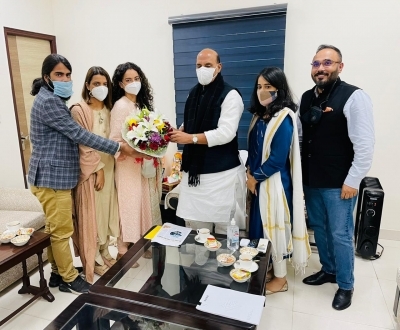 Kangana meets Rajnath Singh ahead of 