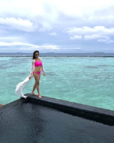 Nushrratt looks electrifying in hot pink bikini in appreciation post.