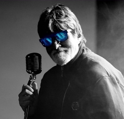 Amitabh Bachchan shares failed attempt at getting rockstar look. (Photo Credit: Instagram)