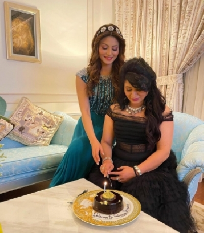 Urvashi Rautela shares an emotional note for mother. (photo:instagram