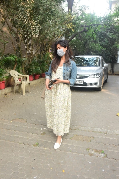 Mumbai: Actress Chitrangada Singh seen at Khar in Mumbai on Jan 8, 2021. (Photo: IANS)