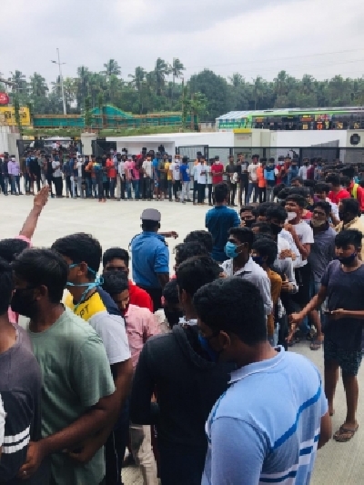 Fans forget social distancing to advance-book tickets of Vijay and Vijay Sethupati