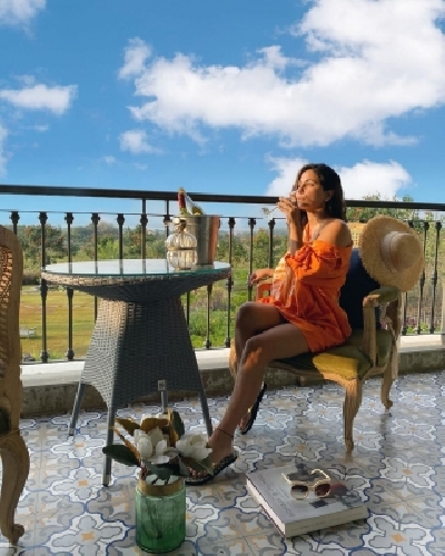 Hina Khan celebrates Sunday vibes. (photo:instagram)