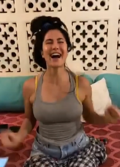 Katrina Kaif showcases her quirky 'hair trick'.(photo:instagram)
