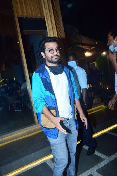 Mumbai:  Ranveer Singh & Deepika Padukone snapped at Mizu restaurant,Bandra on Jan 29, 2021. (Photo: IANS)